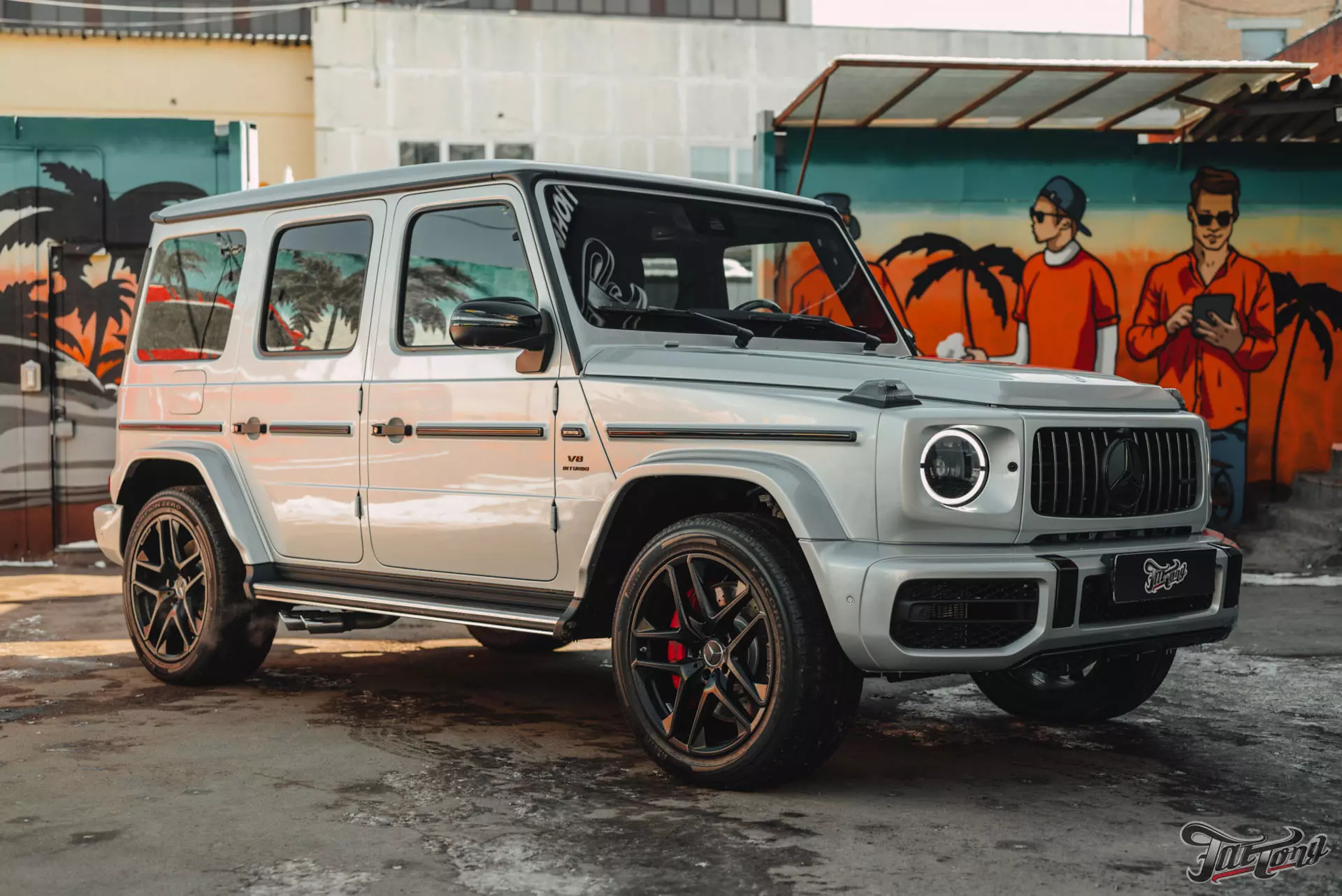 Mercedes G-class. Оклейка в матовый полиуретан. Защита оптики глянцевым полиуретаном. Шумоизоляция дверей. Установка доводчиков дверей